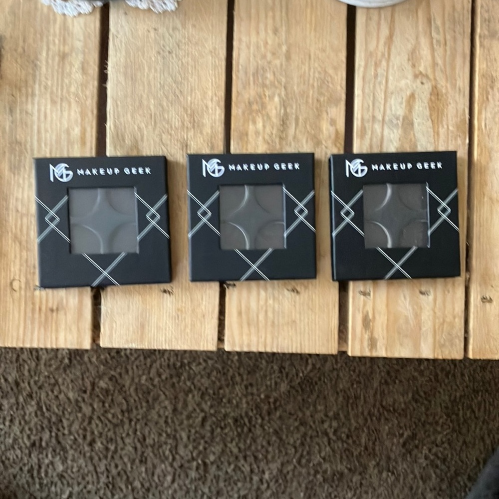 Makeup Geek Eyeshadow Palettes-empty pots brand new